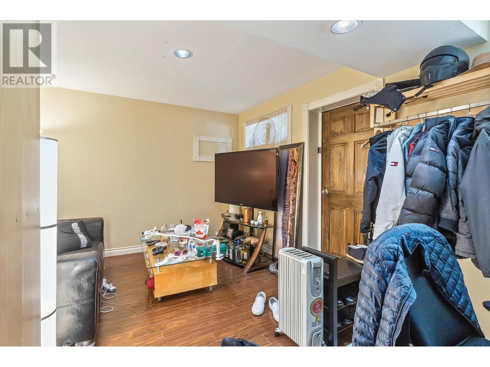 8224 Wedgewood Street, Burnaby, British Columbia  V3N 1C4 - Photo 22 - R2998757