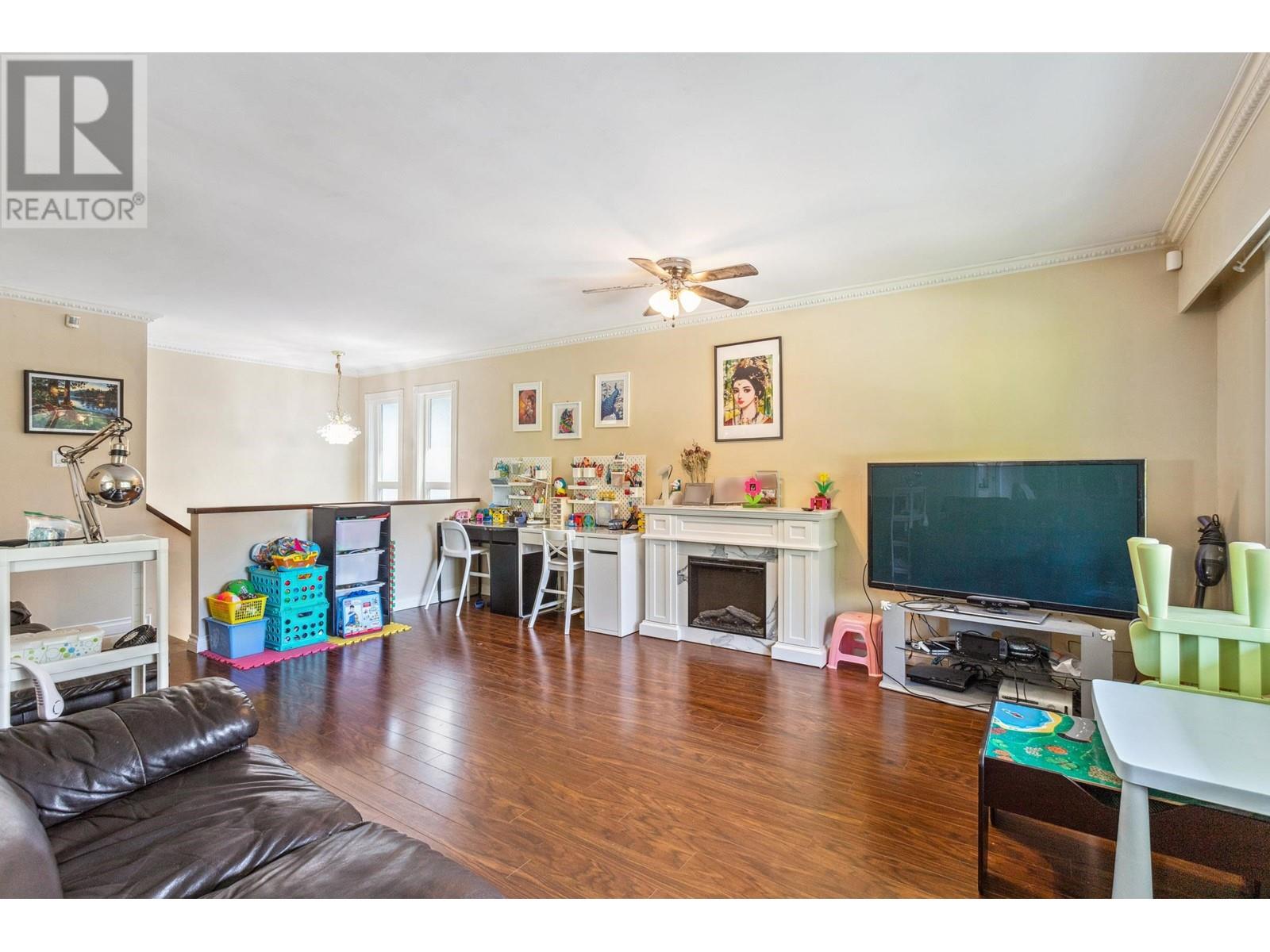 8224 Wedgewood Street, Burnaby, British Columbia  V3N 1C4 - Photo 4 - R2998757