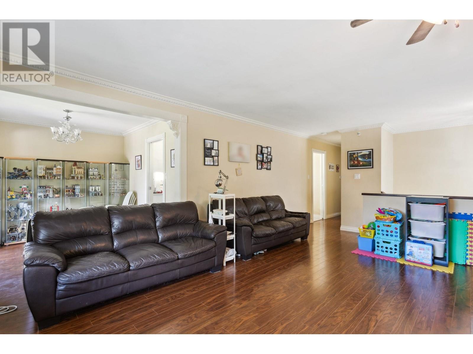 8224 Wedgewood Street, Burnaby, British Columbia  V3N 1C4 - Photo 6 - R2998757