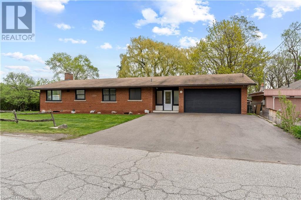 8 NORTHCLIFFE Avenue, Dundas, Ontario