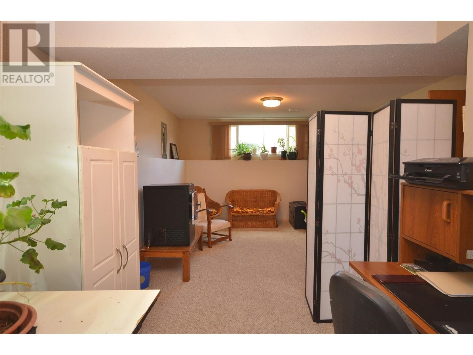 Property at 5504 South Vernon Place image 3