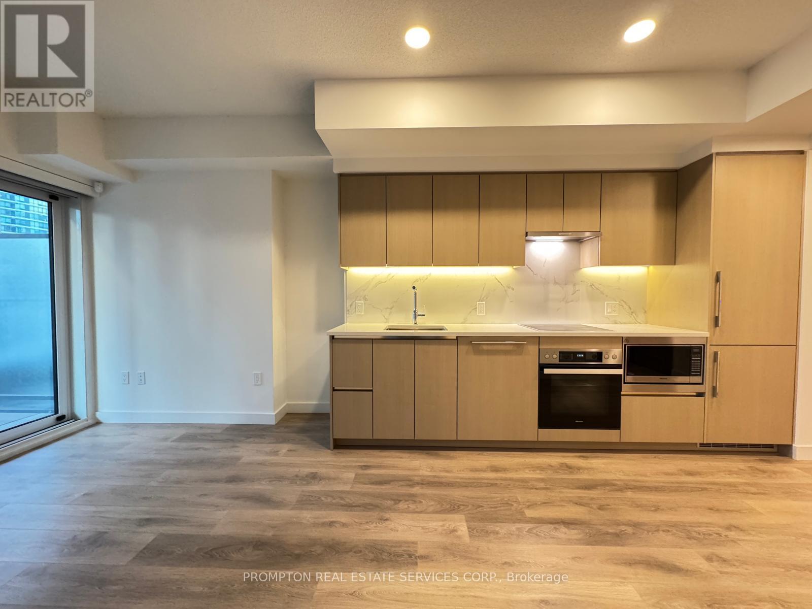 301 - 1 Concord Cityplace Way, Toronto, Ontario  M5V 0X3 - Photo 2 - C12138930