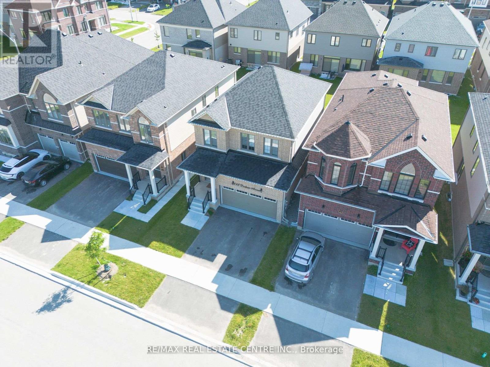 116 Durham Ave Avenue, Barrie, Ontario  L9J 0L8 - Photo 3 - S12138953