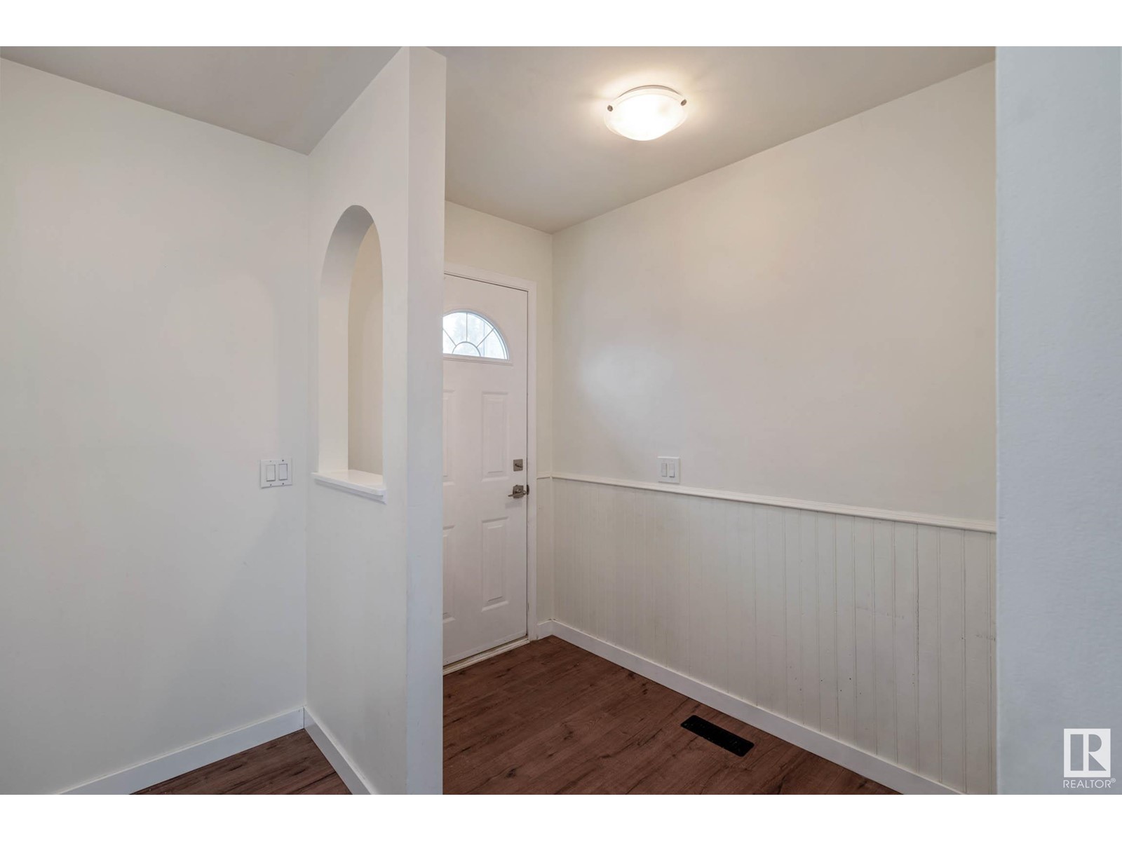 1354 Lakewood Road West Nw, Edmonton, Alberta  T6K 3P2 - Photo 3 - E4435711