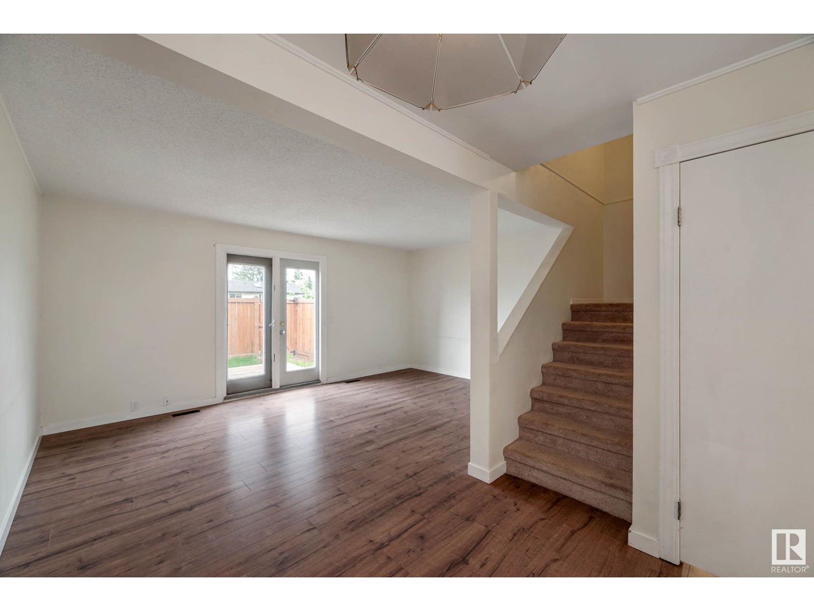 1354 Lakewood Road West Nw, Edmonton, Alberta  T6K 3P2 - Photo 8 - E4435711