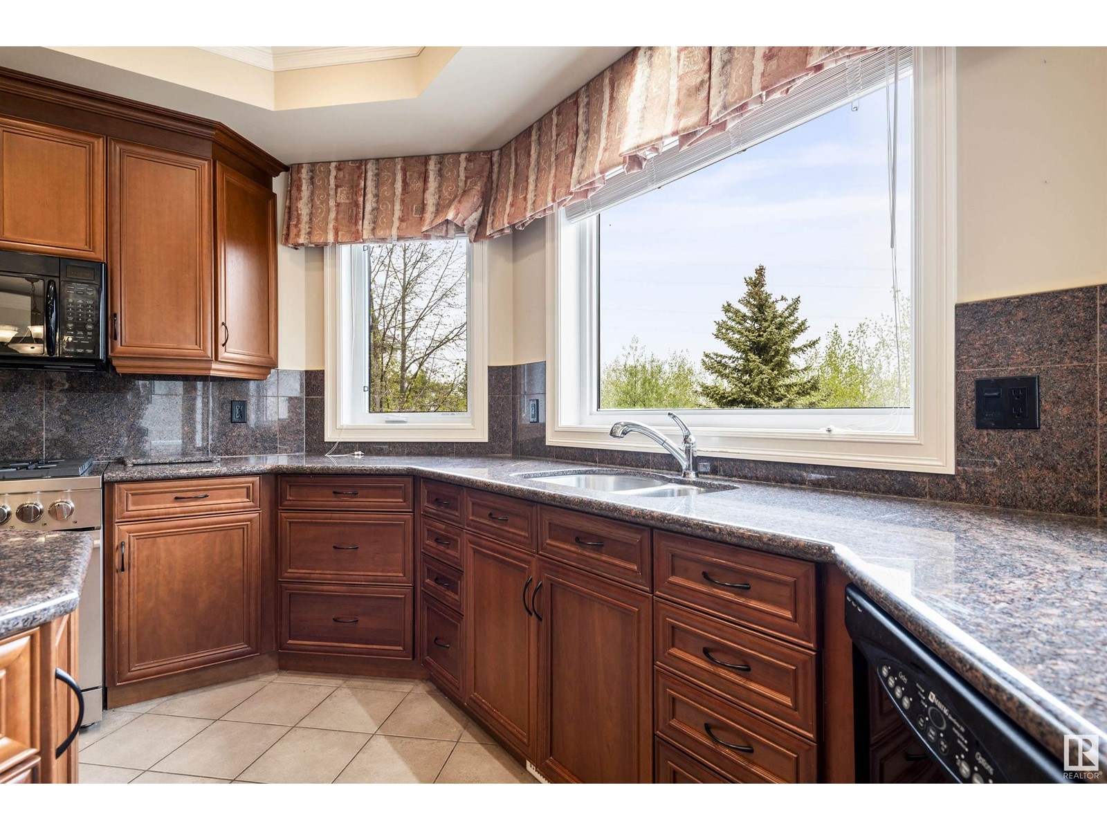 957 Hollingsworth Bn Nw, Edmonton, Alberta  T6R 3G8 - Photo 25 - E4435713