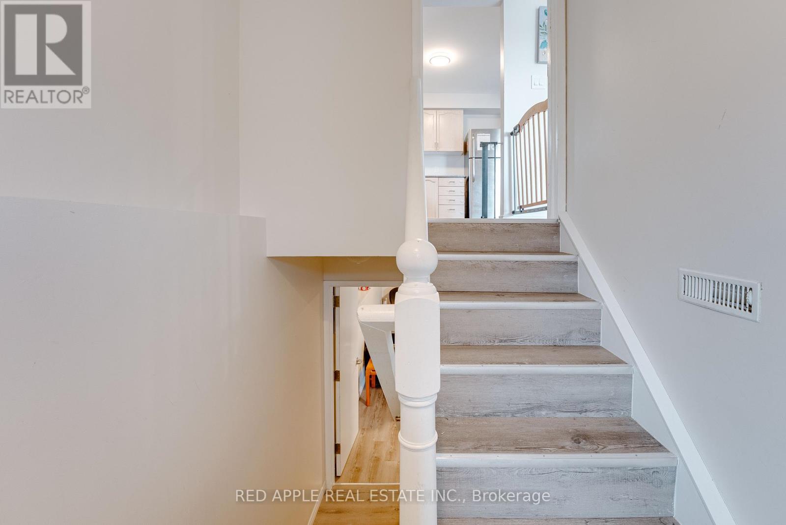 Property at 48 LOUISE LANE image 4