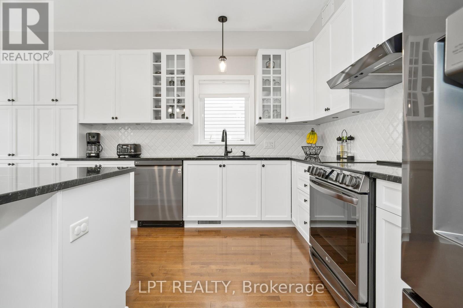 140 Montargis Circle E, Ottawa, Ontario  K4A 0M5 - Photo 8 - X12138811