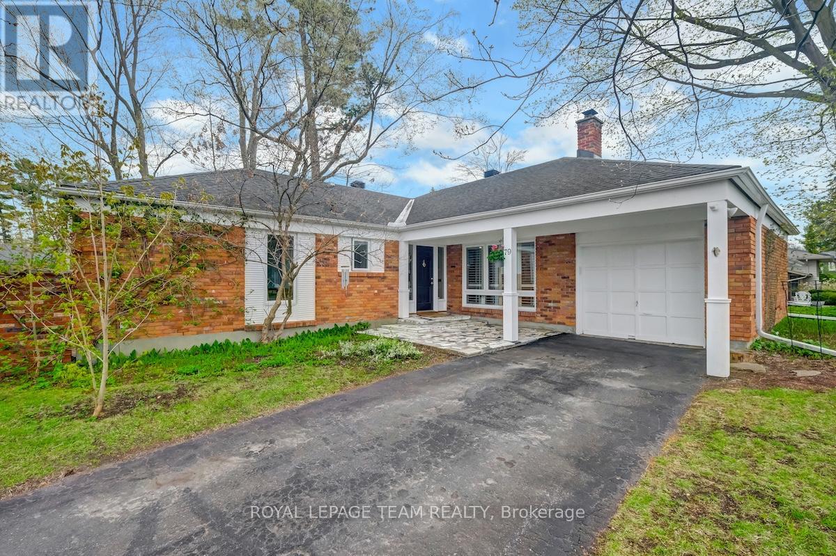 79 Parkland Crescent, Ottawa, Ontario  K2H 7V9 - Photo 3 - X12138960