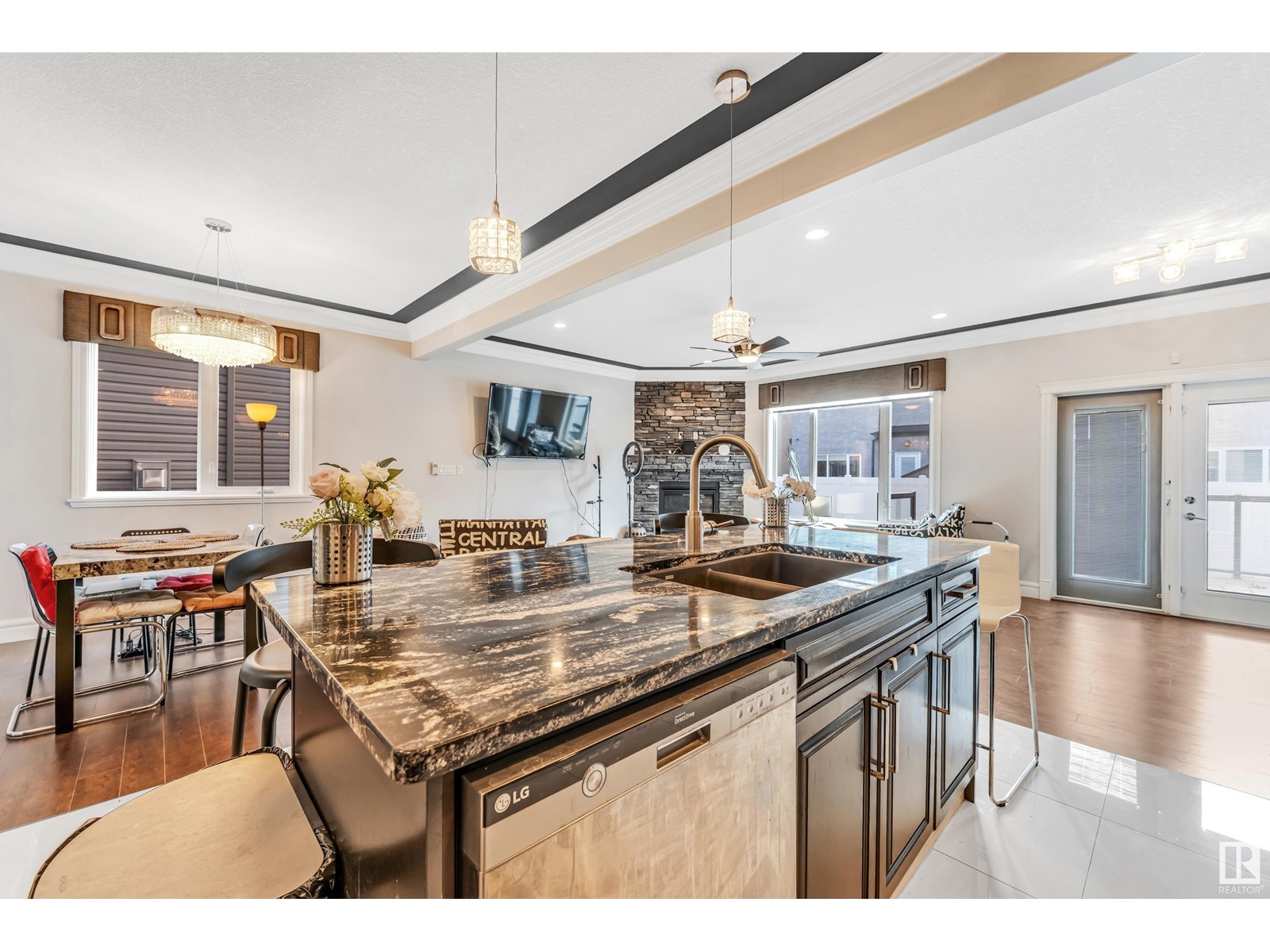 Property at 16756 60 ST NW image 2