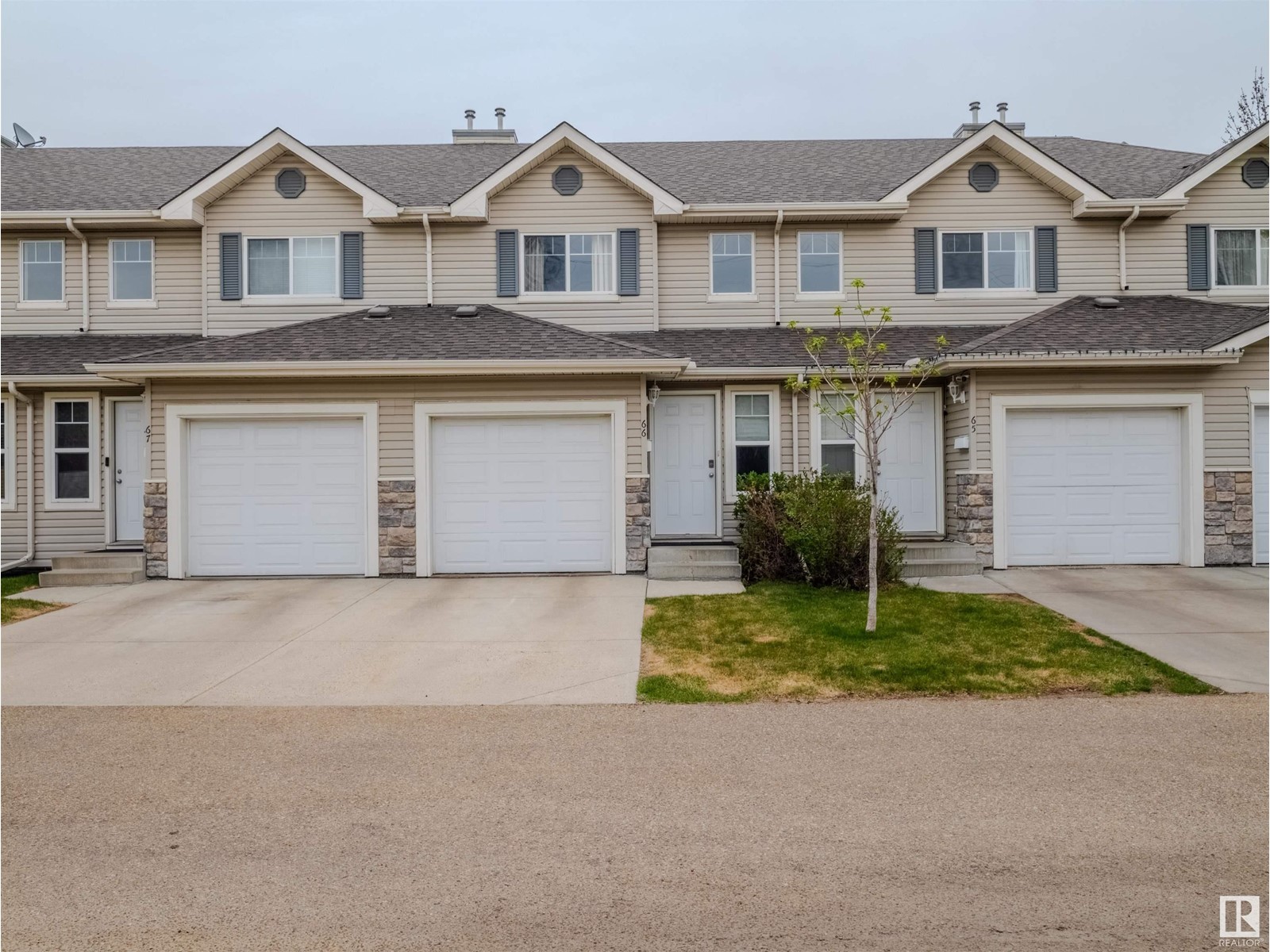 Property at #66 230 EDWARDS DR SW image 2