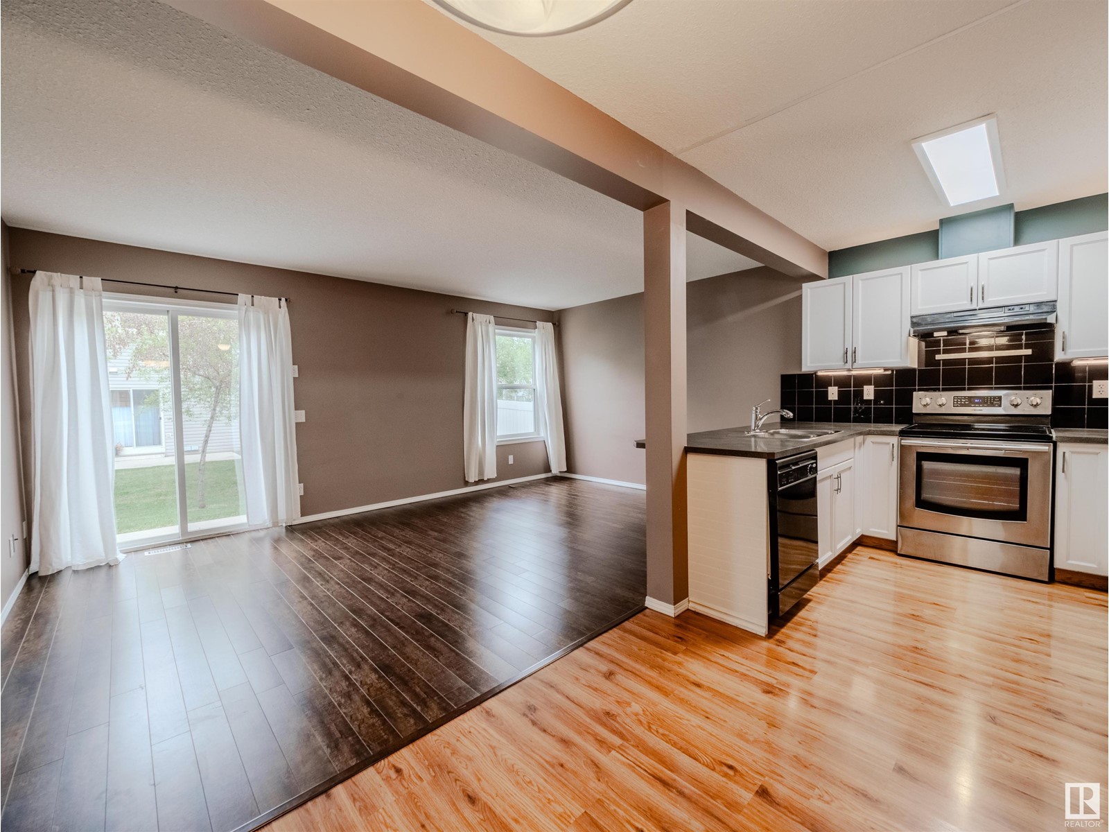 Property at #66 230 EDWARDS DR SW image 3