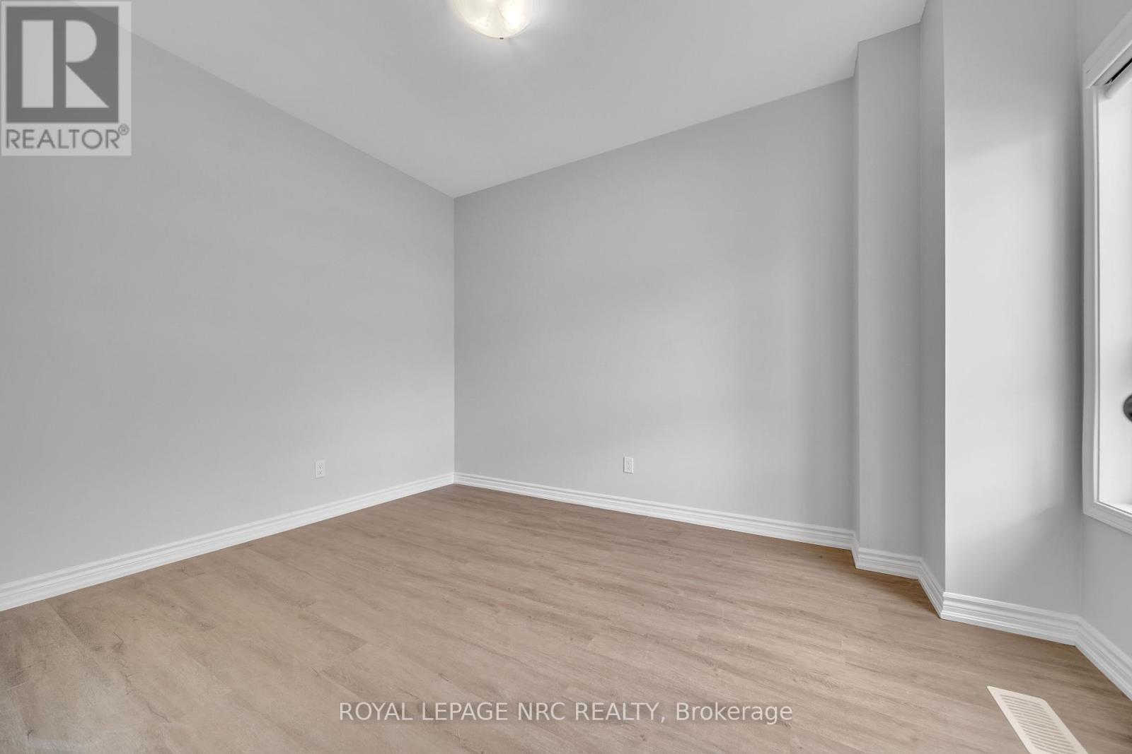 178 Broadway Lane, Welland (Broadway), Ontario  L3C 5L5 - Photo 23 - X12138372