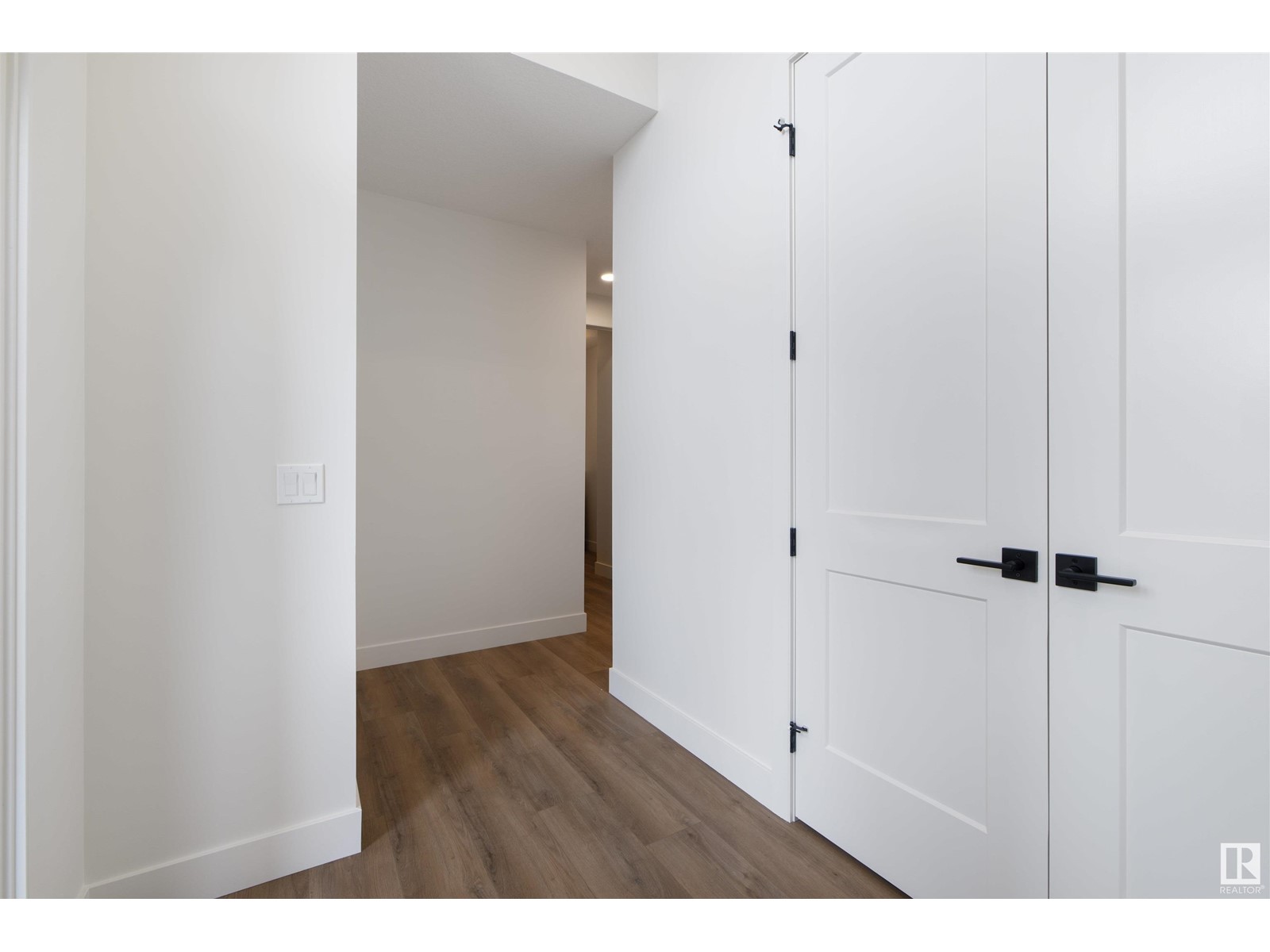 Property at 13 DARBY CR image 3