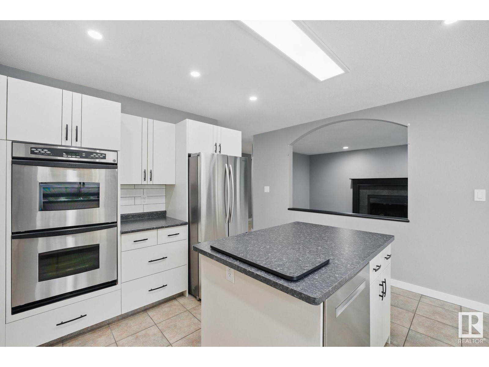 11019 10 Av Nw, Edmonton, Alberta  T6J 6N4 - Photo 11 - E4435725