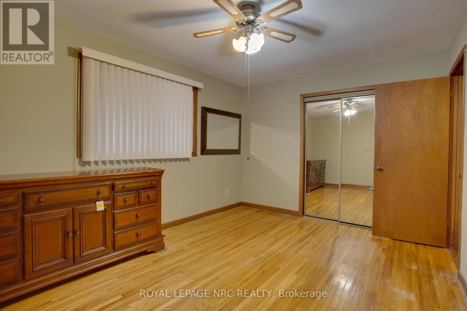 7061 Dolphin Street, Niagara Falls, Ontario  L2E 6Y3 - Photo 11 - X12138983