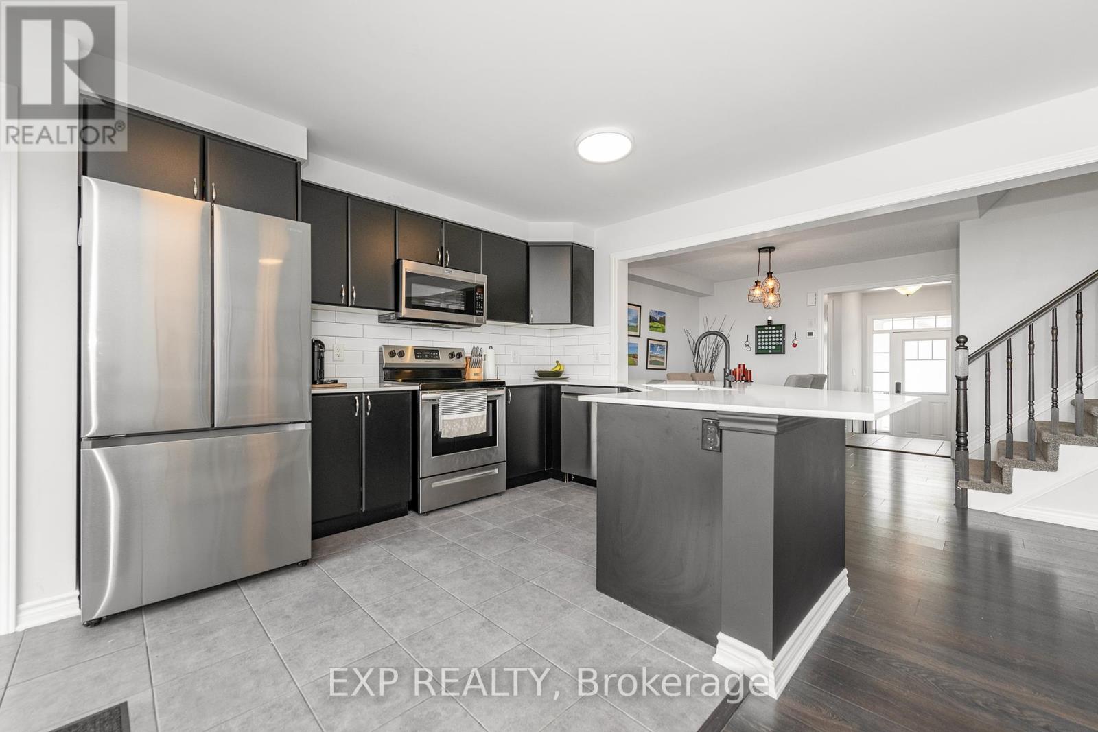 103 Cranesbill Road, Ottawa, Ontario  K2V 0J4 - Photo 14 - X12138986