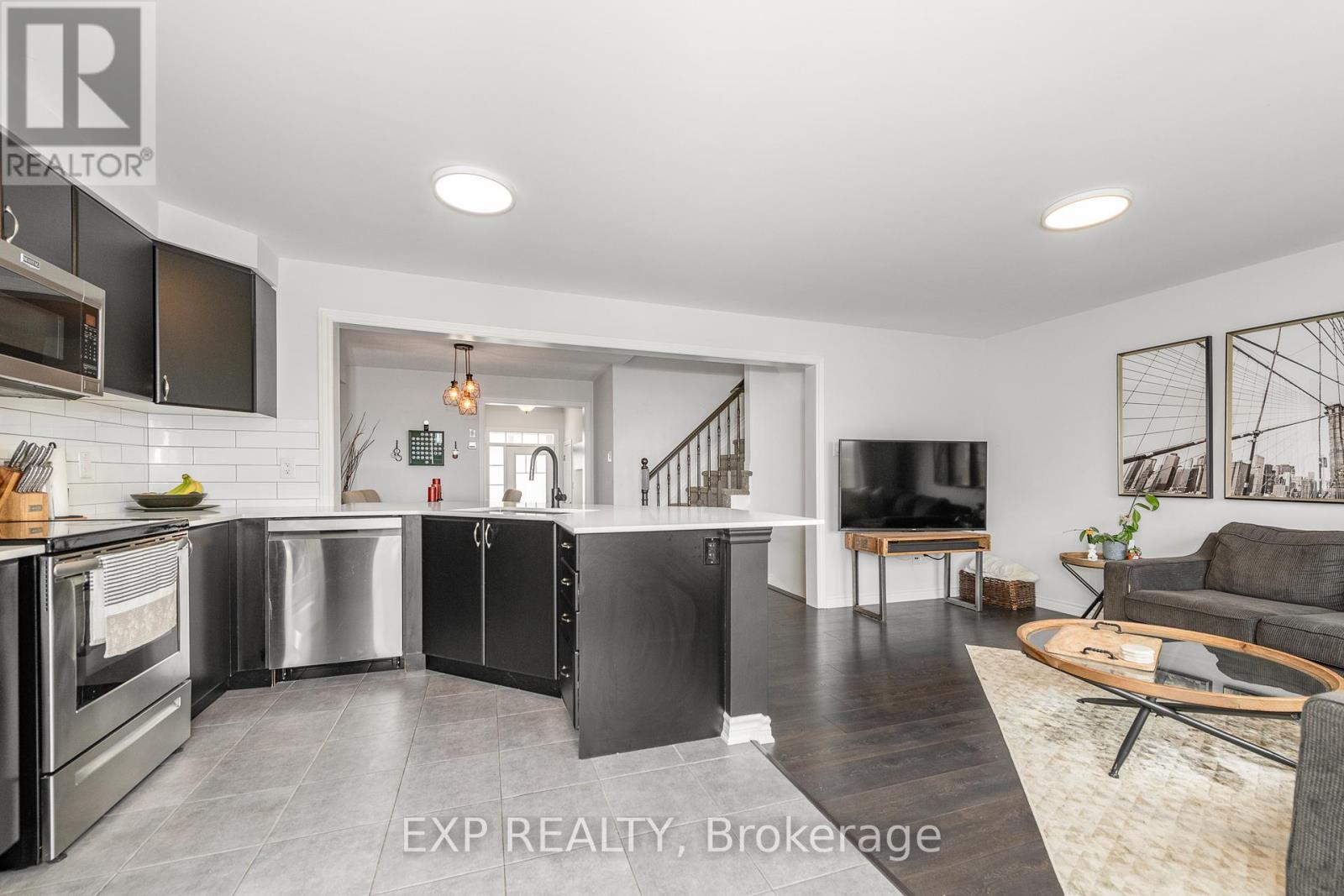103 Cranesbill Road, Ottawa, Ontario  K2V 0J4 - Photo 15 - X12138986