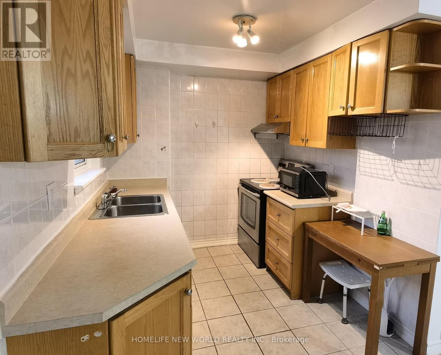 118 - 126 Dusay Place, Toronto, Ontario  M1W 2N2 - Photo 5 - E12138985