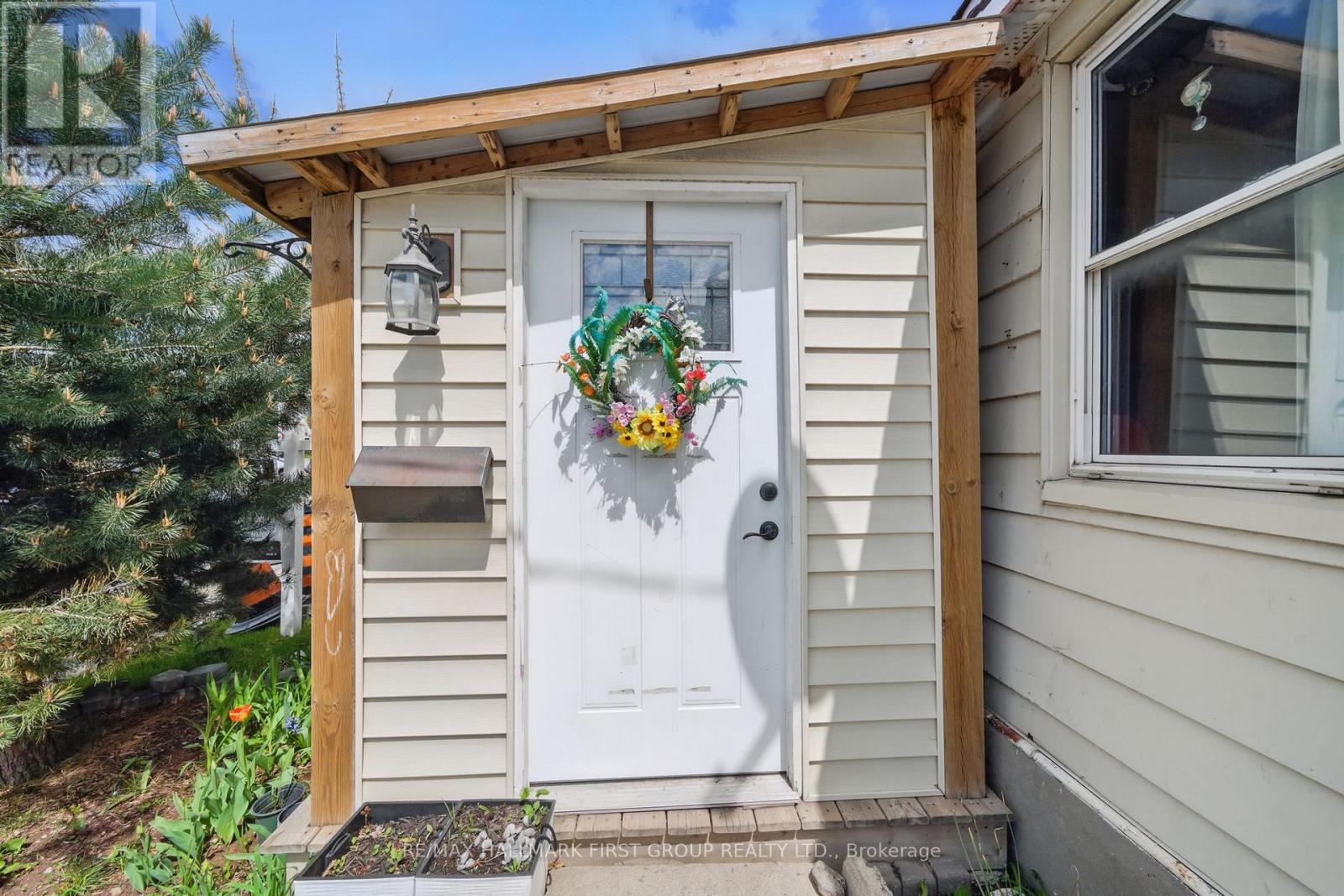 Property at 283 PARK ROAD S image 1