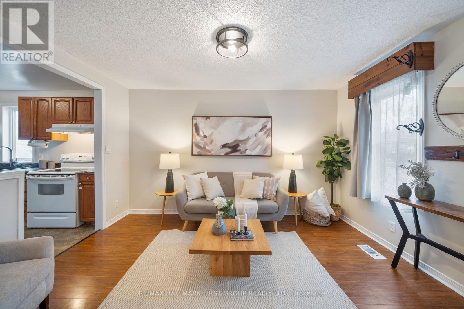 Property at 283 PARK ROAD S image 5