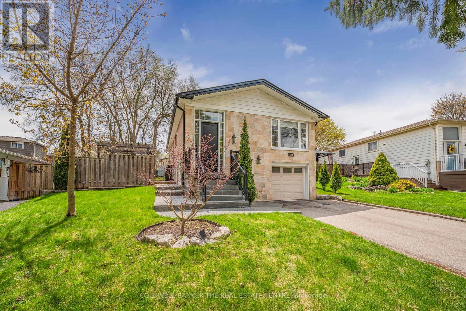 Property at 409 ROYWOOD CRESCENT image 1