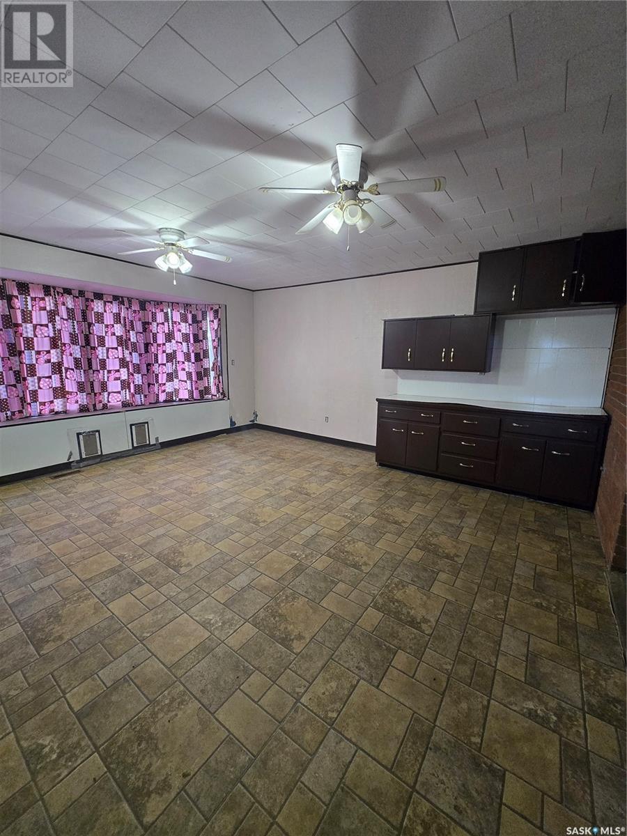 Property at 901 Queen STREET image 3