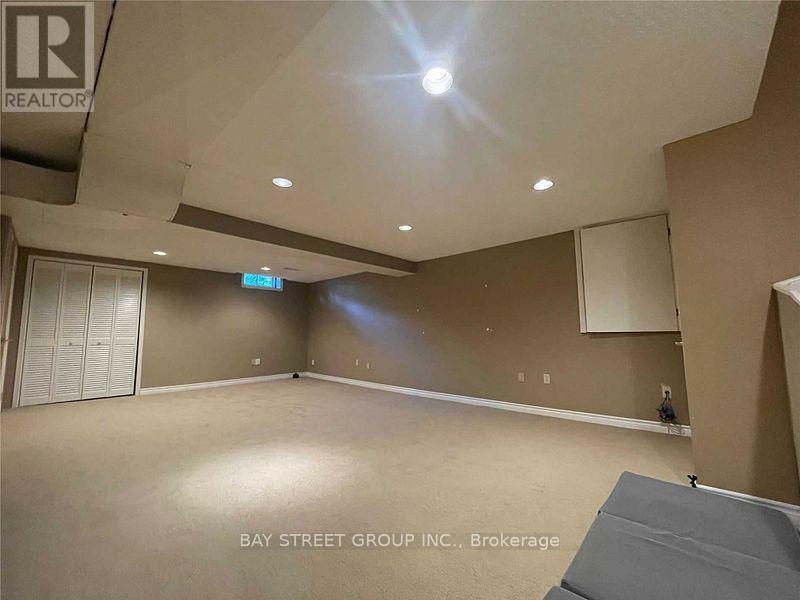 1028 Bridlewood Trail, Oakville, Ontario  L6M 2K5 - Photo 23 - W12138975