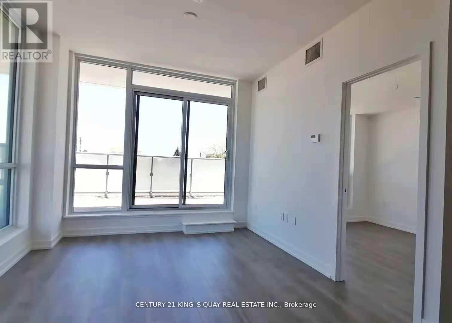 305 - 10 De Boers Drive, Toronto, Ontario  M3J 0H1 - Photo 6 - W12138982