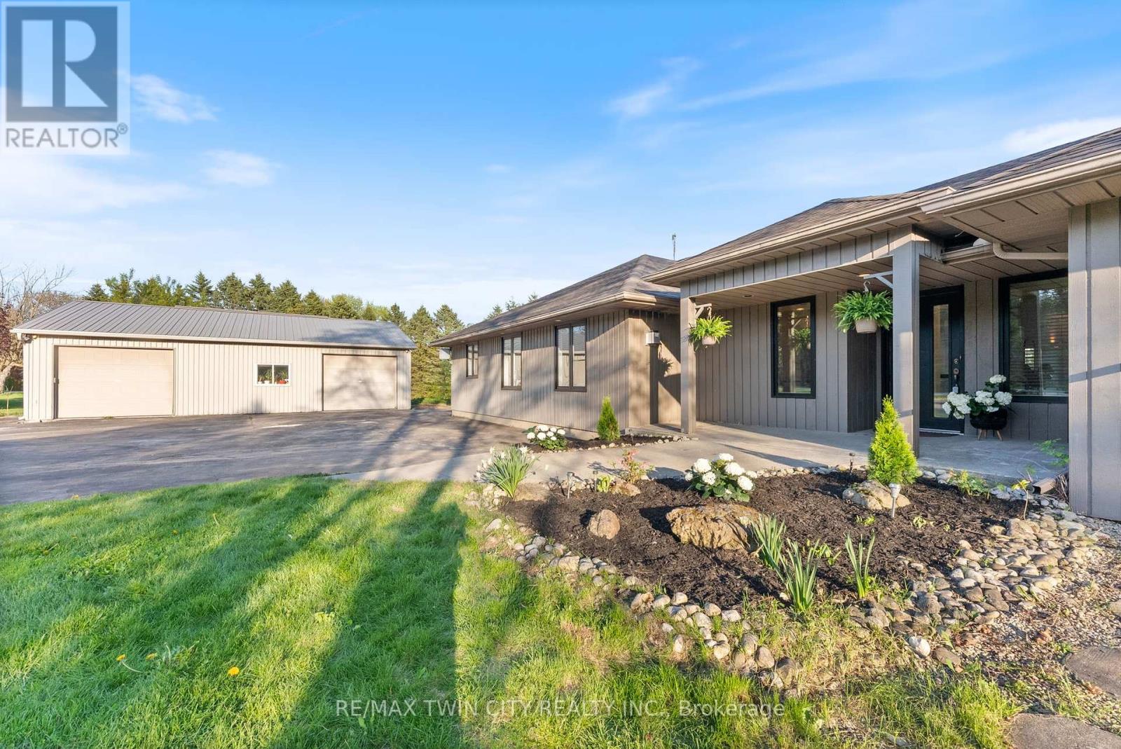 37 River Road, Brant, Ontario  N3R 0C1 - Photo 10 - X12138977