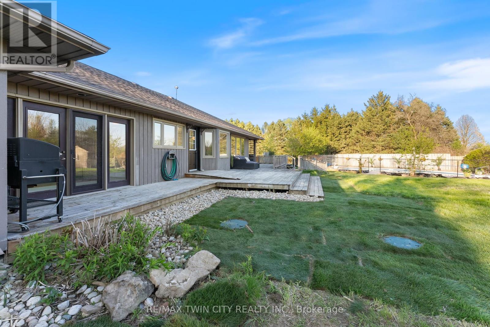 37 River Road, Brant, Ontario  N3R 0C1 - Photo 37 - X12138977
