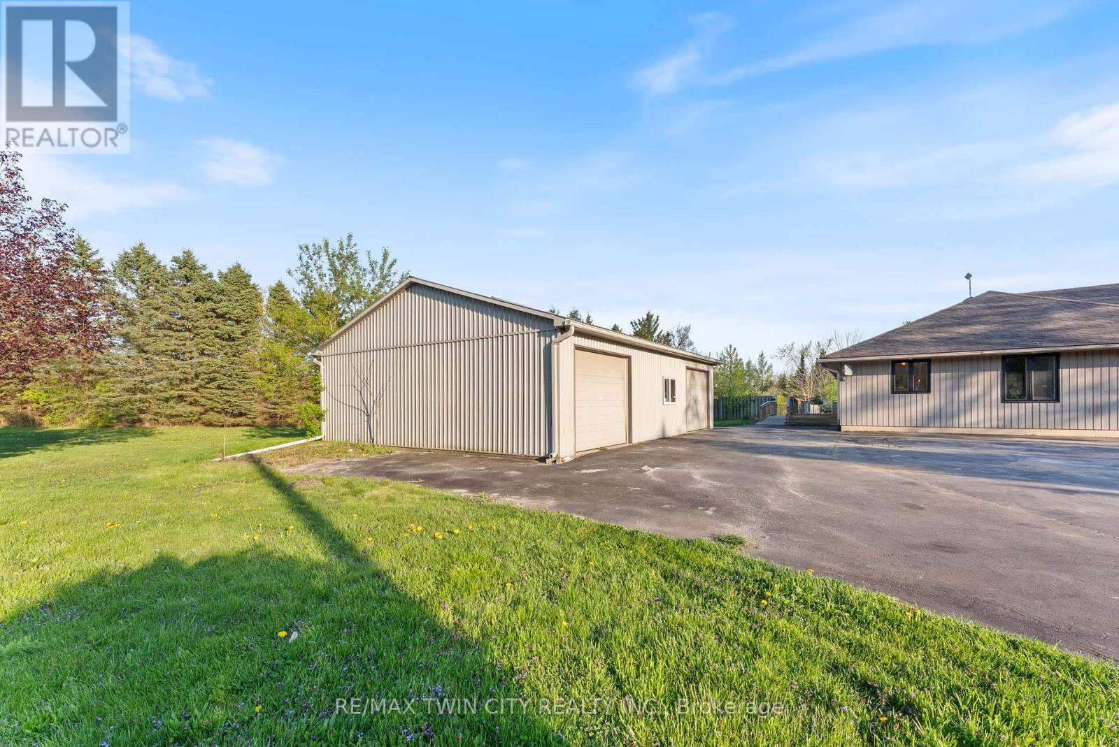 37 River Road, Brant, Ontario  N3R 0C1 - Photo 8 - X12138977