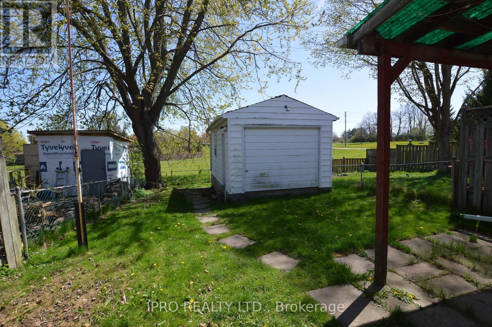198 Pinedale Drive, Kitchener, Ontario  N2E 1K3 - Photo 11 - X12138991