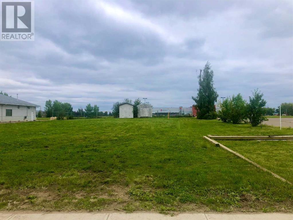 9804 Rainbow Boulevard, High Level, Alberta  T0H 1Z0 - Photo 1 - A2159326