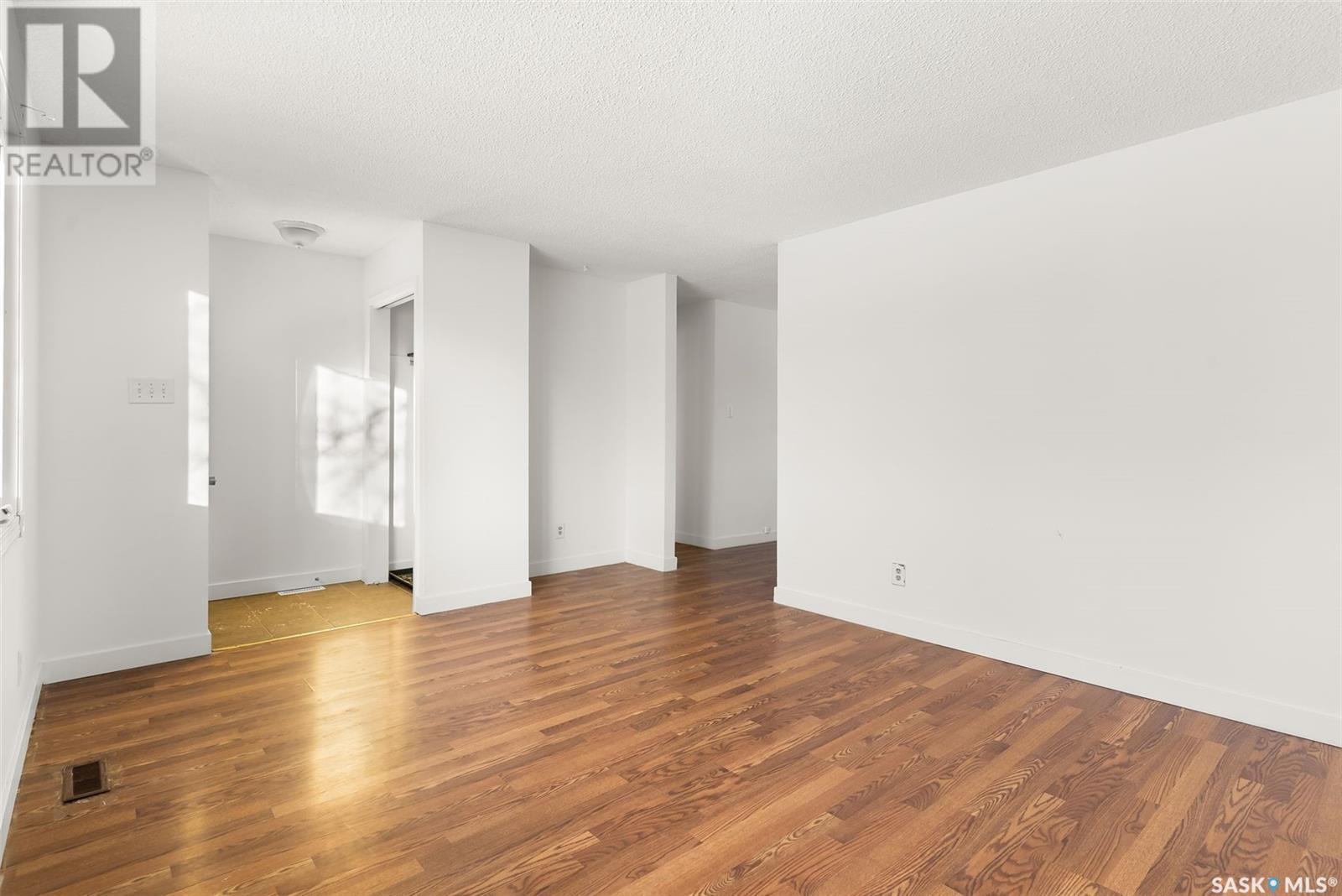183 Magee Crescent, Regina, Saskatchewan  S4R 6K6 - Photo 7 - SK996168