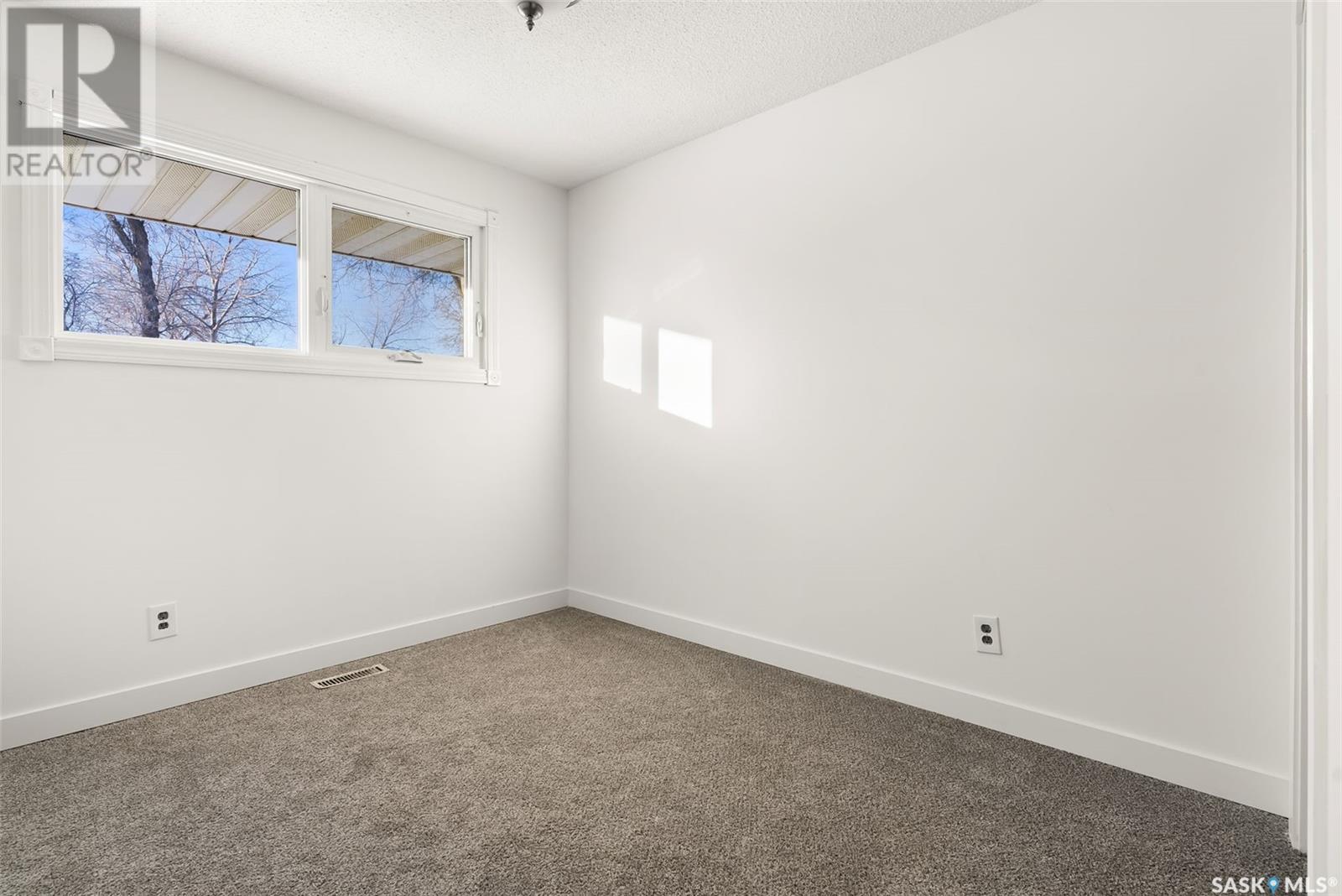 183 Magee Crescent, Regina, Saskatchewan  S4R 6K6 - Photo 14 - SK996168