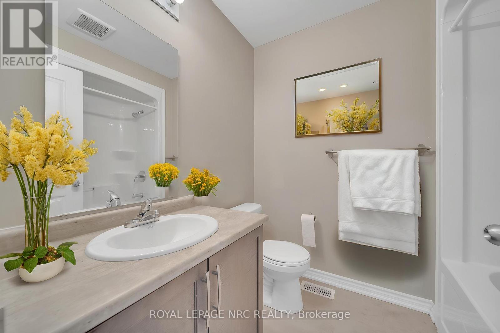 178 Broadway Lane, Welland, Ontario  L3C 5L5 - Photo 19 - X12138372