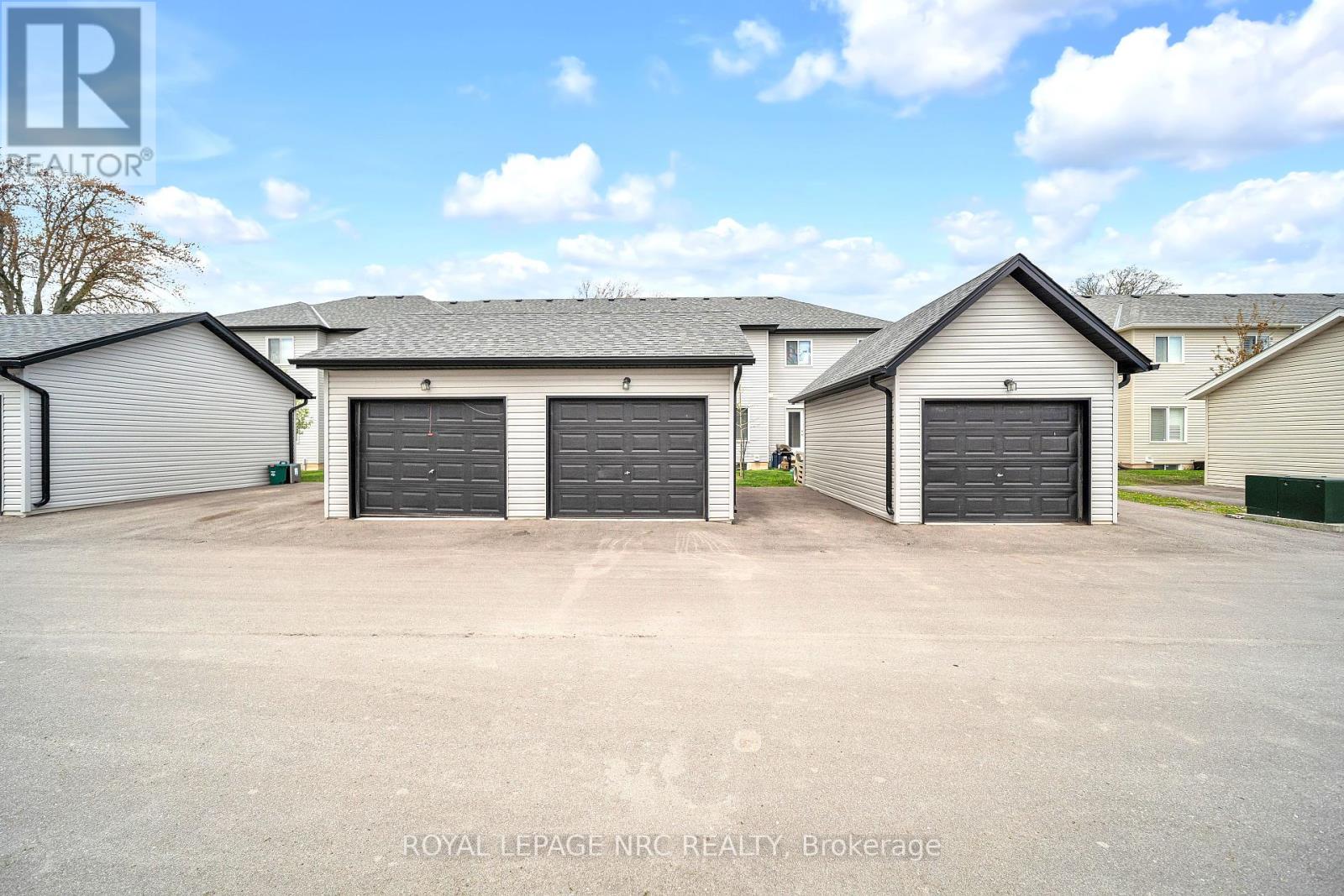 178 Broadway Lane, Welland, Ontario  L3C 5L5 - Photo 31 - X12138372