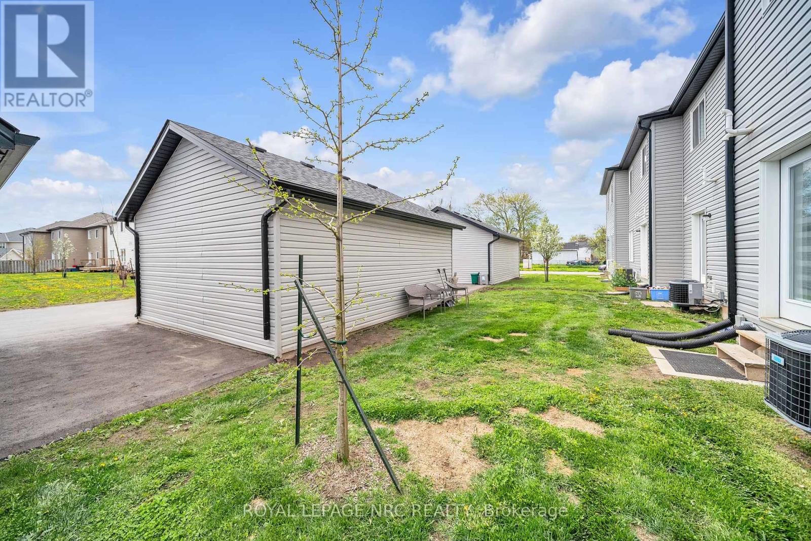 178 Broadway Lane, Welland, Ontario  L3C 5L5 - Photo 32 - X12138372