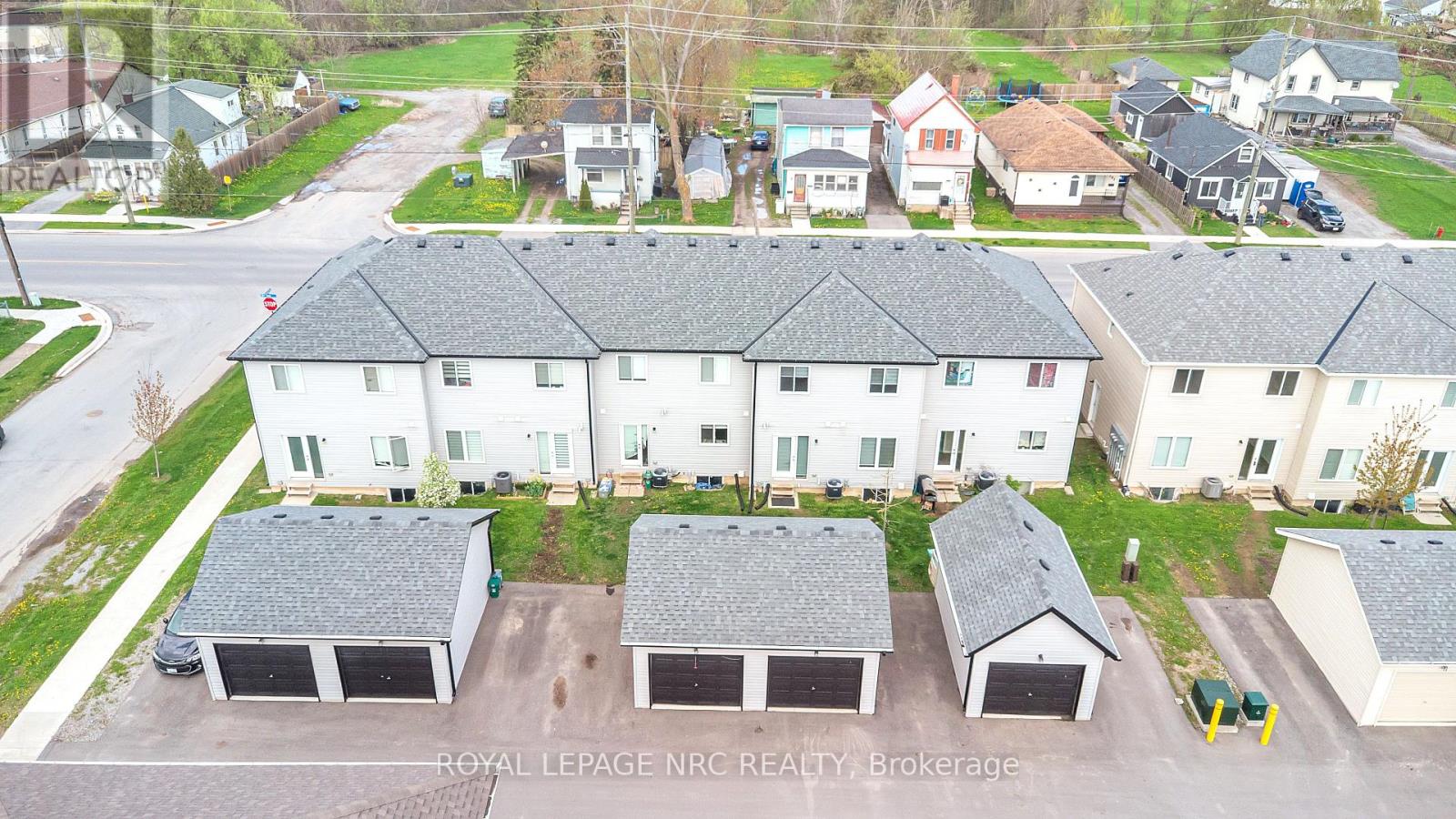 178 Broadway Lane, Welland, Ontario  L3C 5L5 - Photo 35 - X12138372
