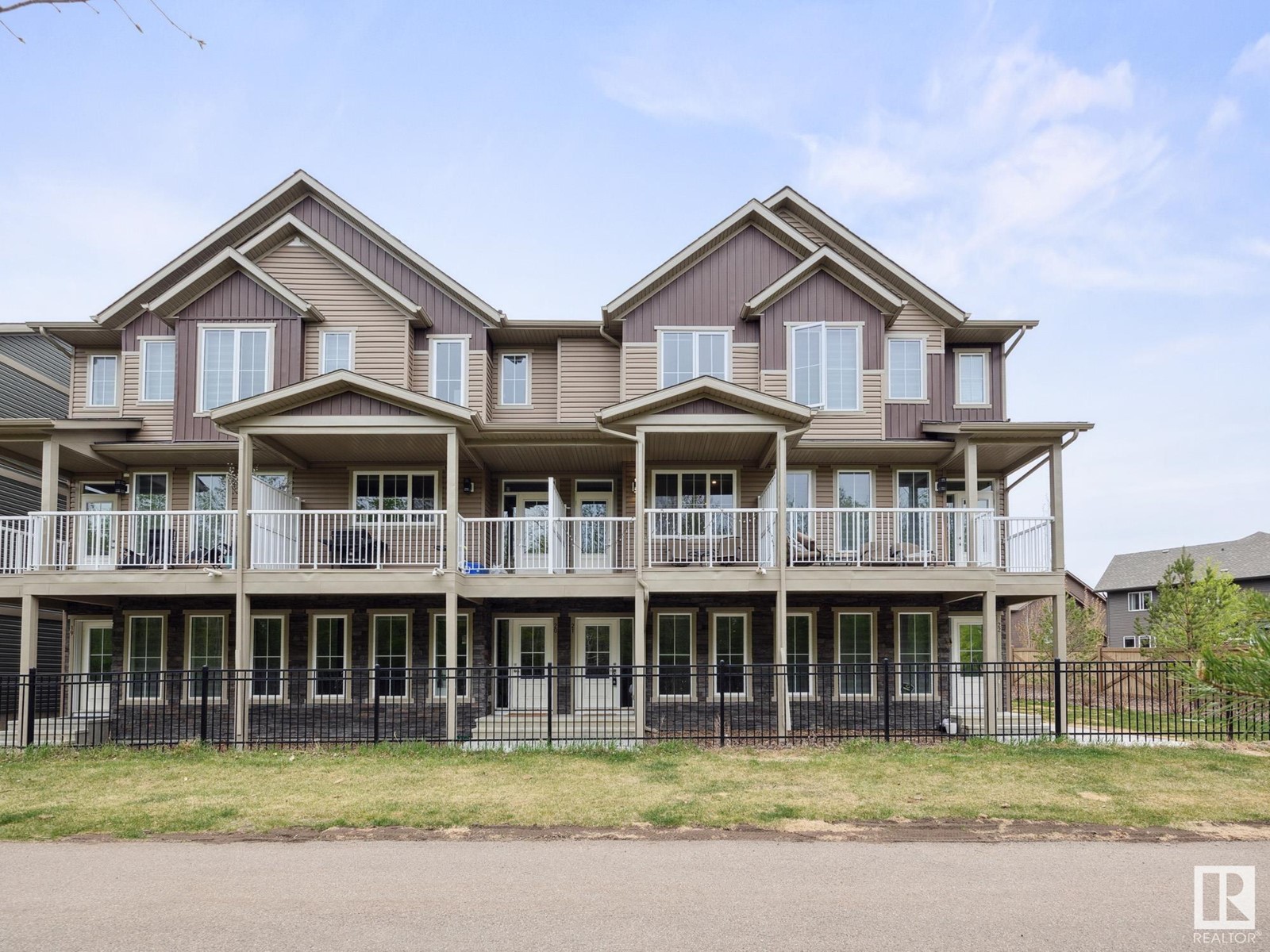 Property at #21 1051 GRAYDON HILL BV SW image 1
