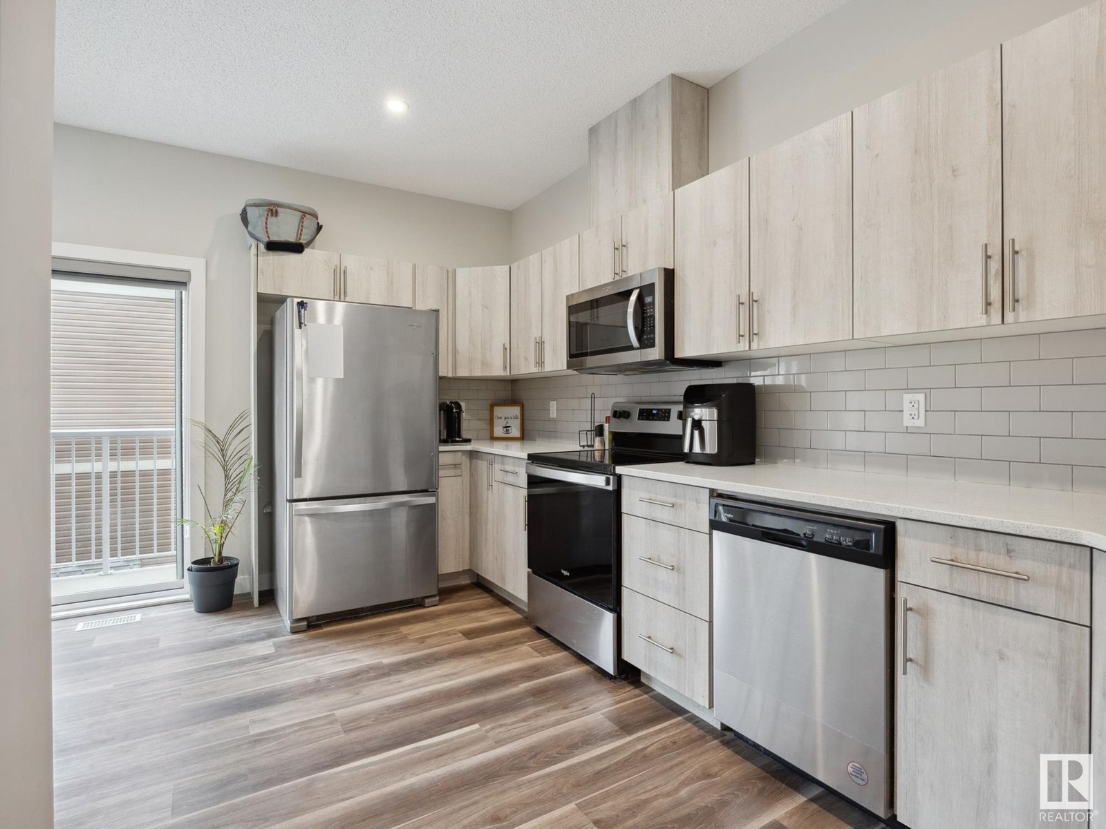 Property at #21 1051 GRAYDON HILL BV SW image 2