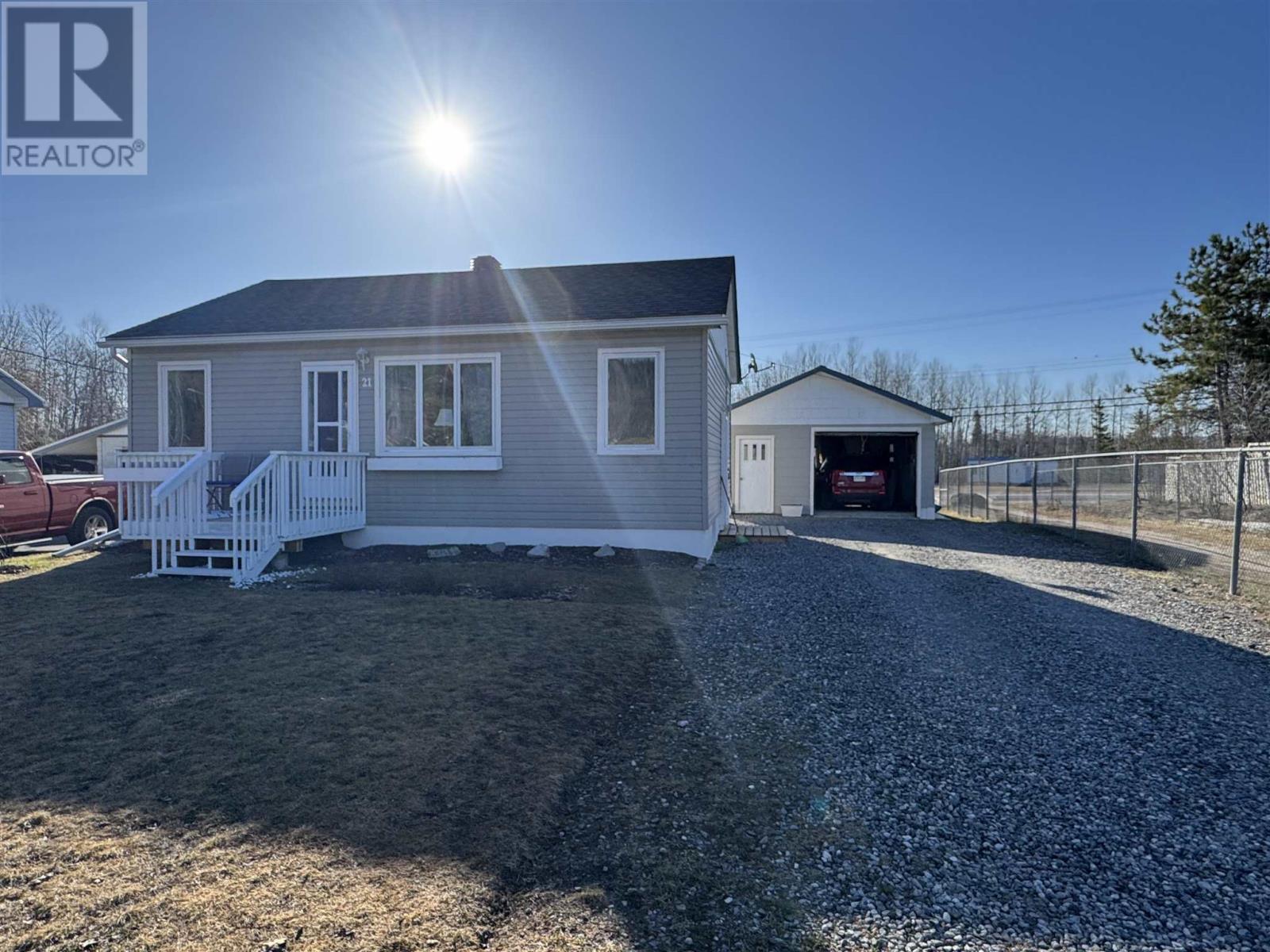 21 Heron DR, Manitouwadge, Ontario
