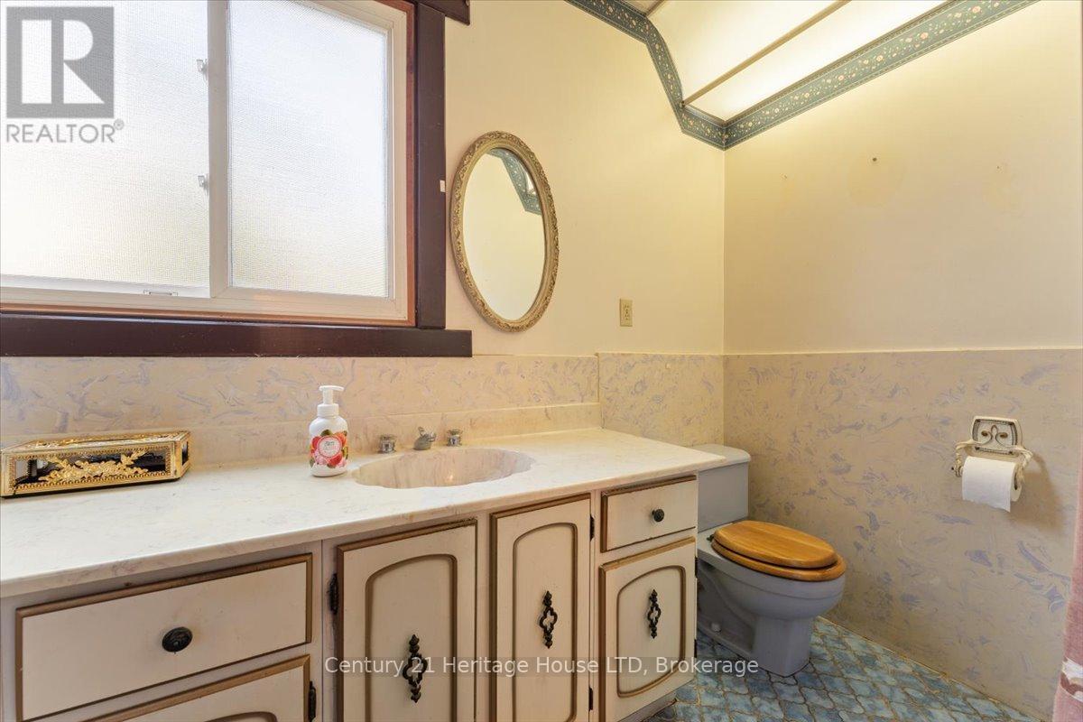 38 Palm Court, Hamilton (Stoney Creek), Ontario  L8G 2T7 - Photo 16 - X12138995