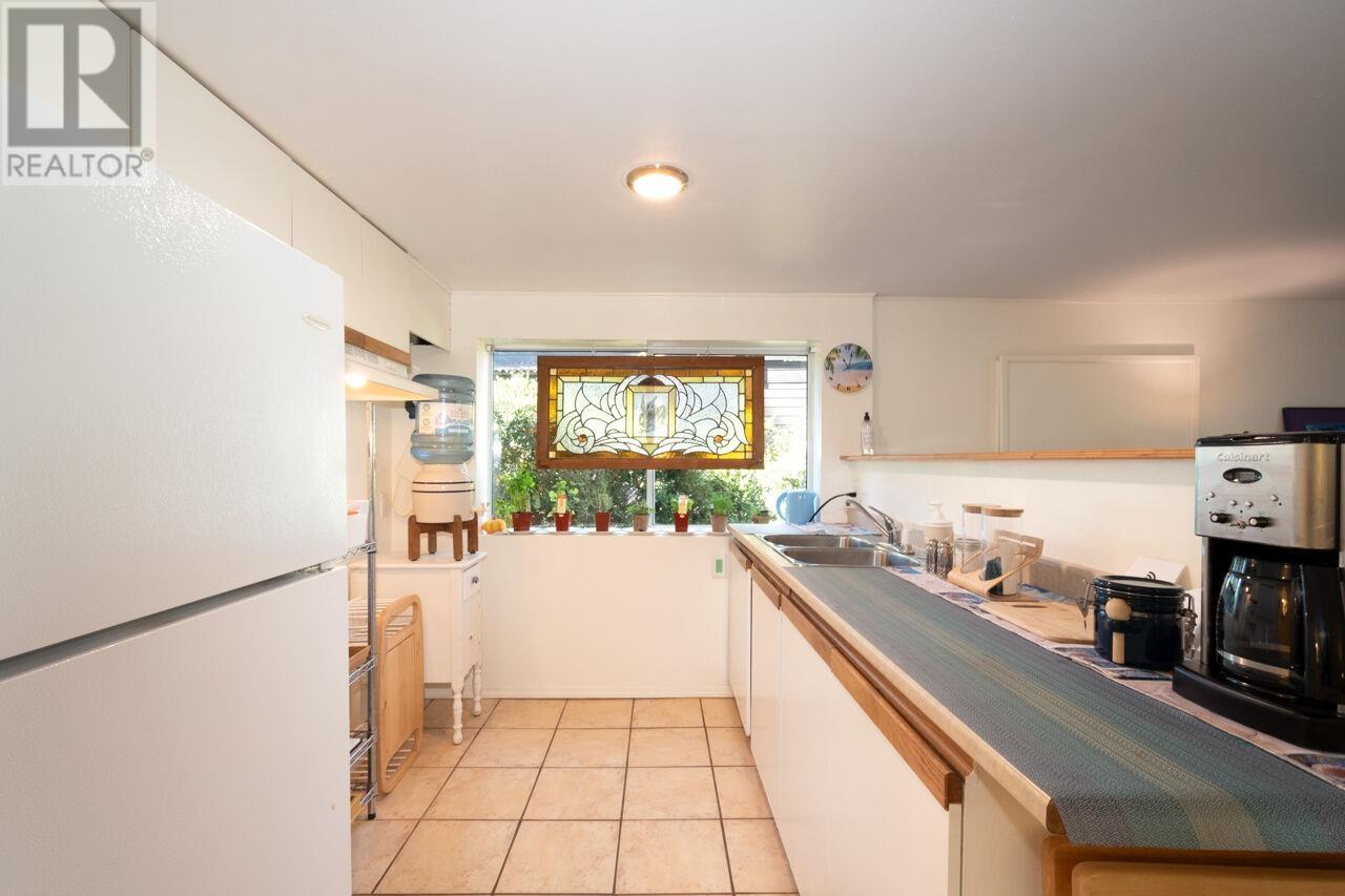 407 Cardena Drive, Bowen Island, British Columbia  V0N 1G1 - Photo 17 - R3001100