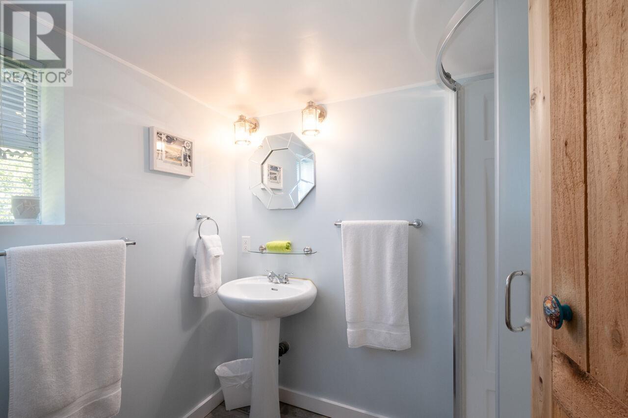 407 Cardena Drive, Bowen Island, British Columbia  V0N 1G1 - Photo 19 - R3001100