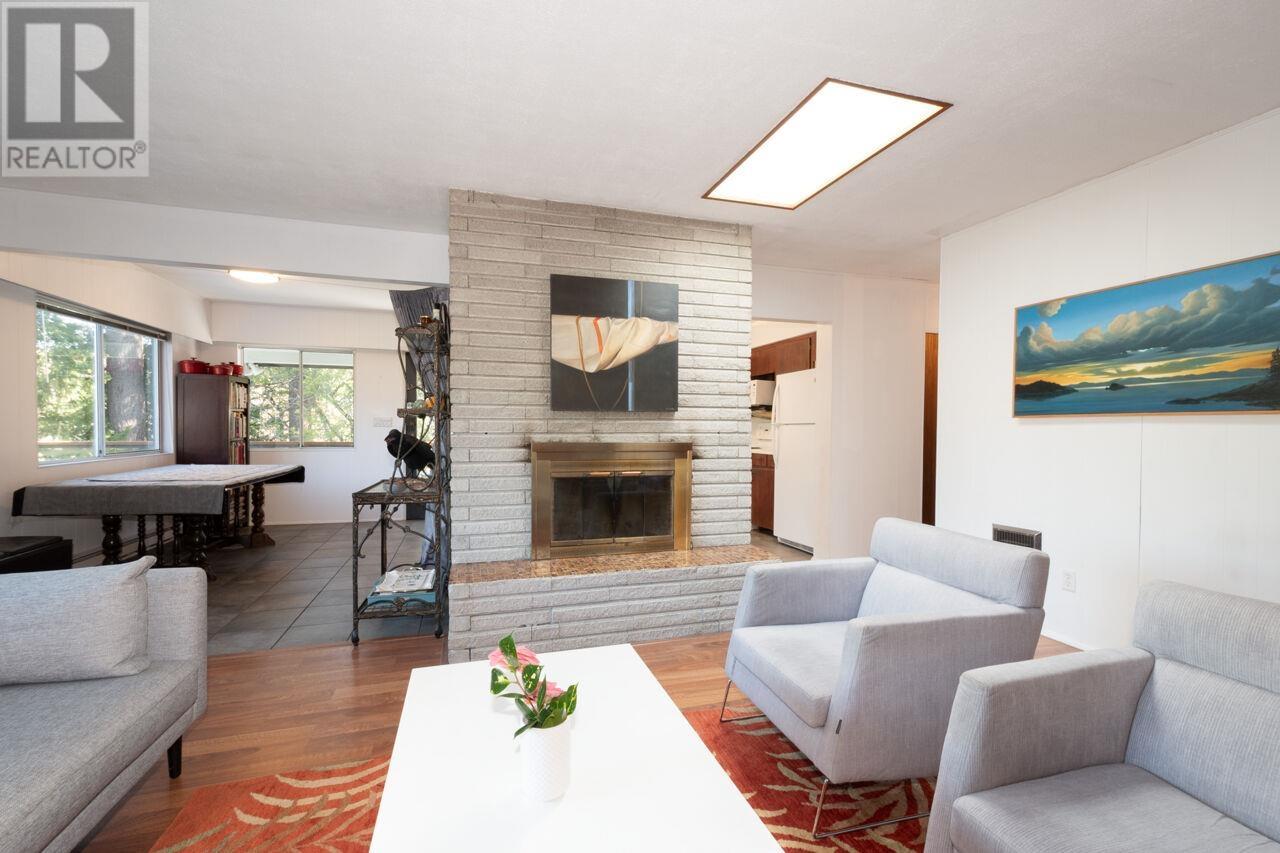 Property at 407 CARDENA DRIVE image 4