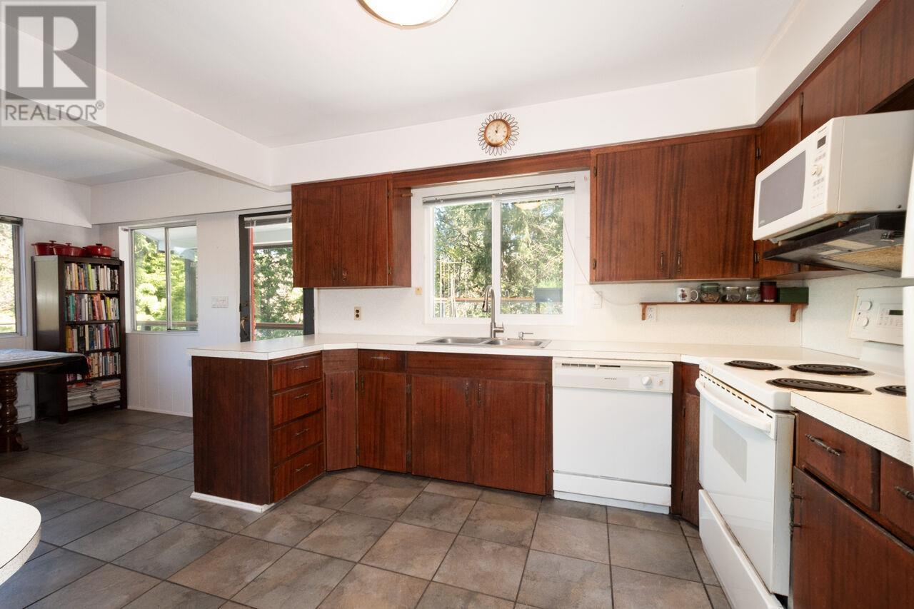 407 Cardena Drive, Bowen Island, British Columbia  V0N 1G1 - Photo 8 - R3001100
