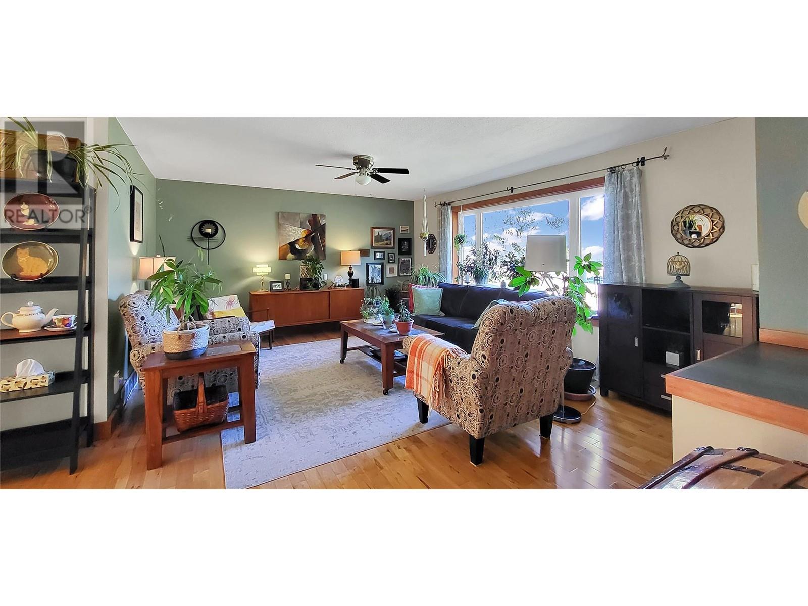 303 Delany Avenue, Slocan, British Columbia  V0G 2C0 - Photo 13 - 10341059