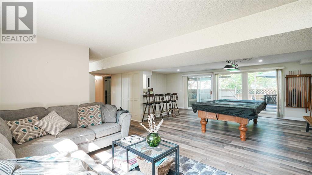 Property at 127 Ranchview Mews NW image 4
